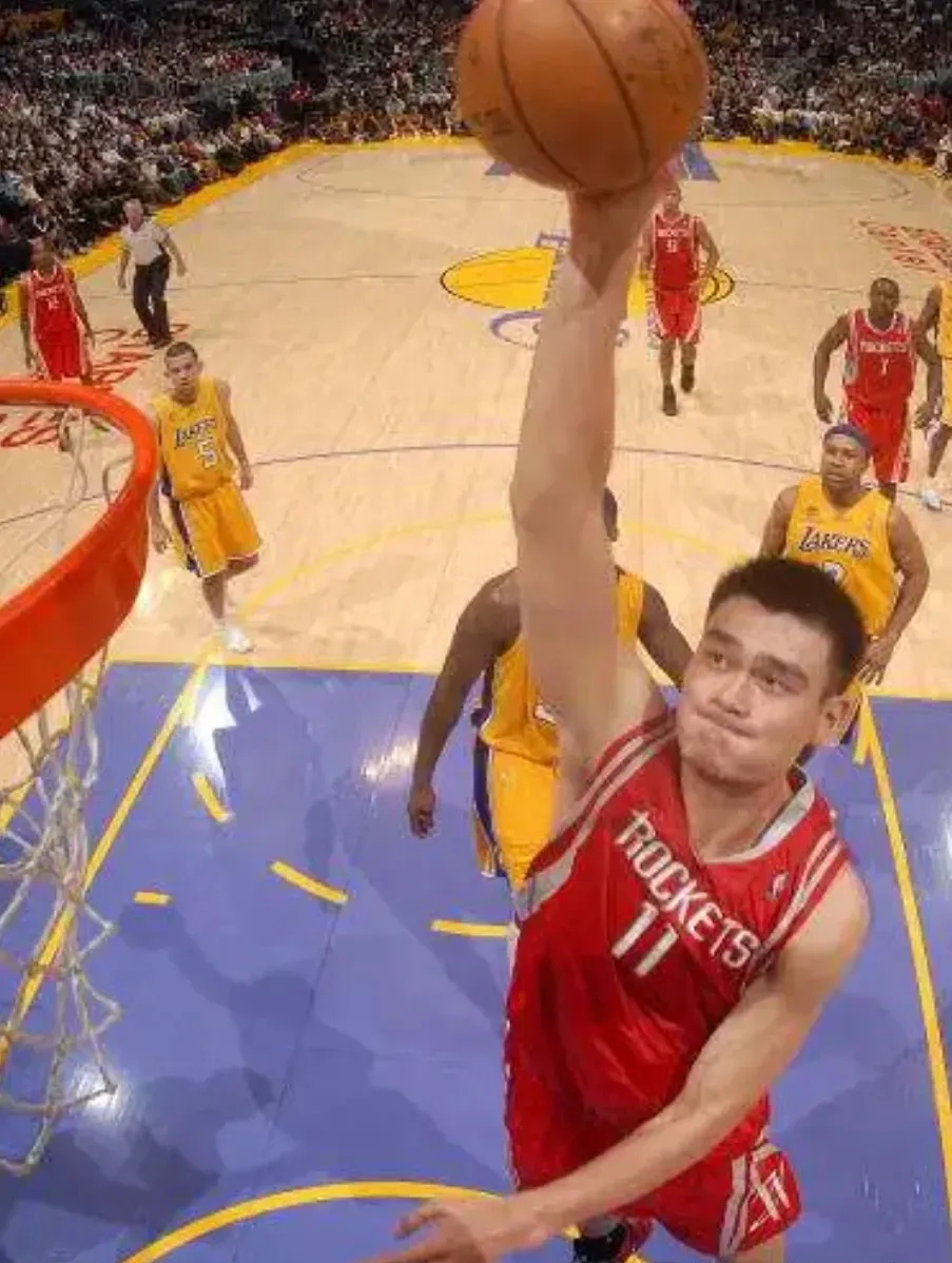 包含中国球员在NBA获得好成绩，带动篮球热情的词条